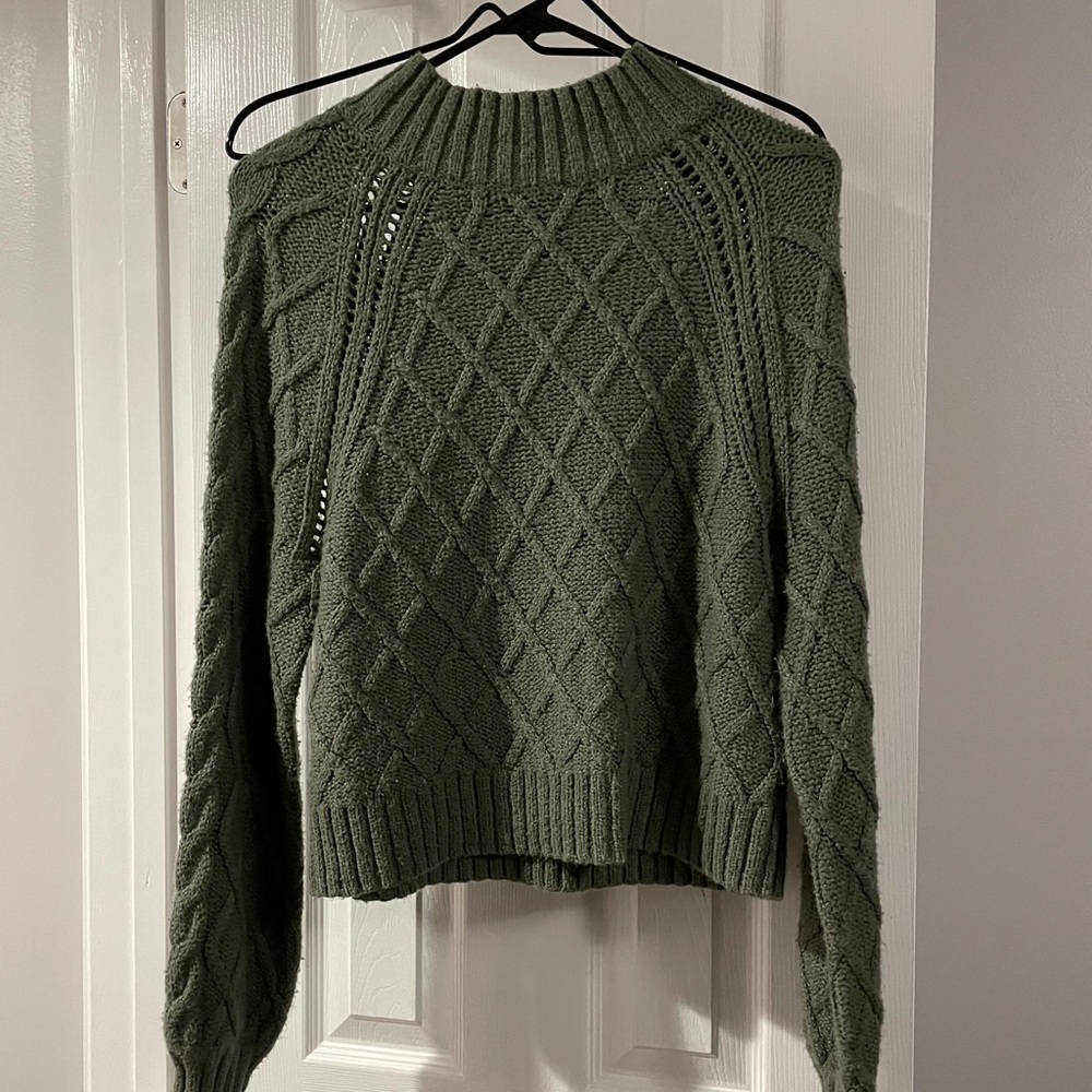 American Eagle sweater